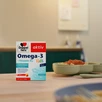 Doppelherz aktiv omega-3 + Vitamin D3 Kids Produkt auf Esstisch 